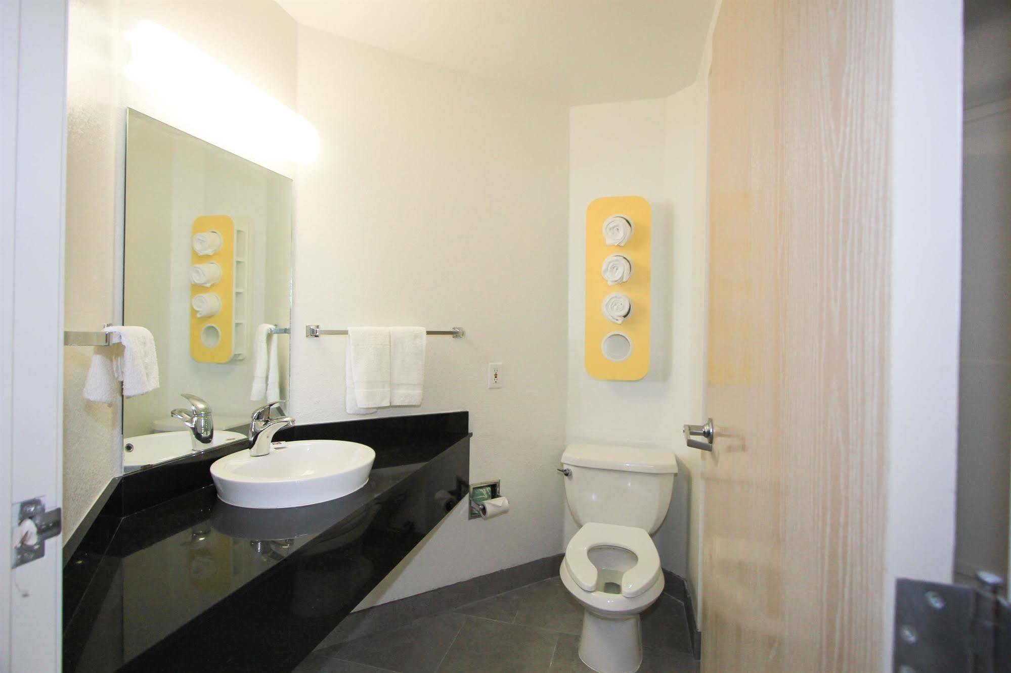 Baymont By Wyndham San Antonio Airport Hotell Eksteriør bilde